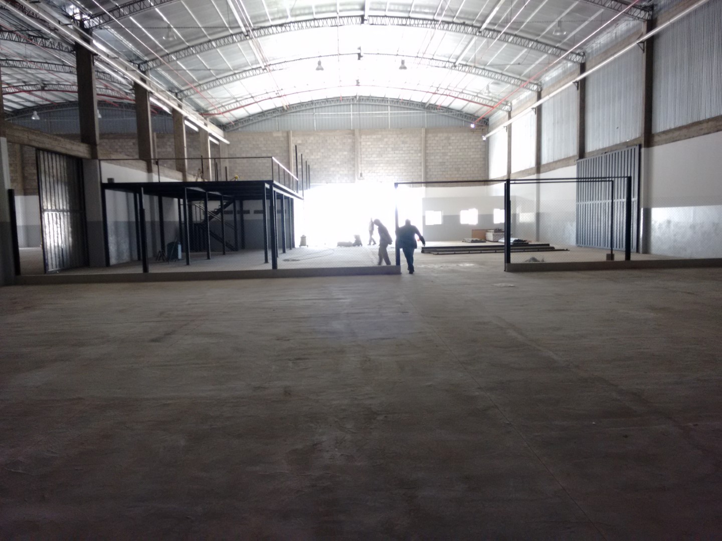 Reforma de Warehouse para Hub Logístico - Entrepiso perfil de hierro